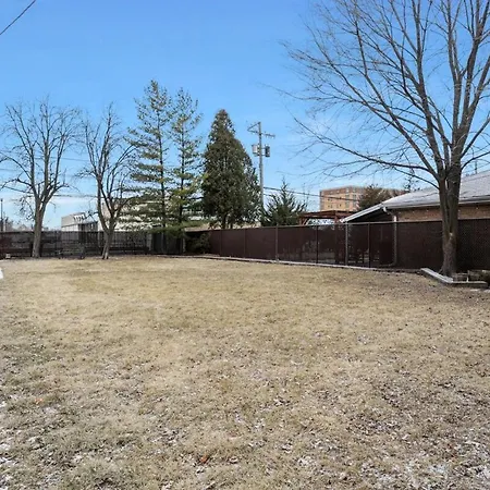 Spacious 4-bedroom With Stunning Backyard Deck In
