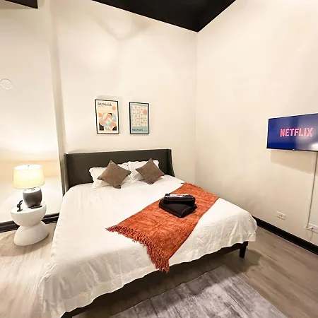 Luxury 6br Perfect For Group Sleeps 12 Near Chinatown, Mccormick Place, Soldier Field And Of Illinois Apartment Chicago