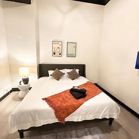 Luxury 6br Perfect For Group Sleeps 12 Near Chinatown, Mccormick Place, Soldier Field And Of Illinois Apartment Chicago
