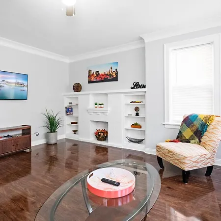 420 Long Term 2 Bedroom Laundry Private Parking