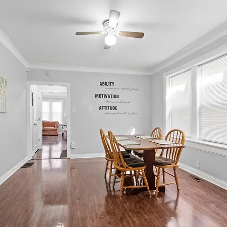 420 Long Term 2 Bedroom Laundry Private Parking * Chicago