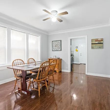 420 Long Term 2 Bedroom Laundry Private Parking Apartment