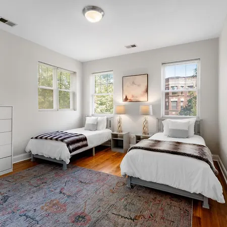Kenwood Apartments, Downtown Hyde Park *