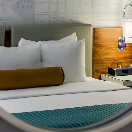 Kinzie Hotel 4*