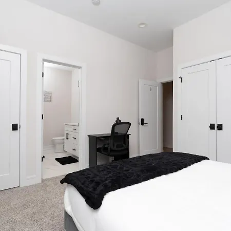 Modern 3br Near Dt Chi Apartment *
