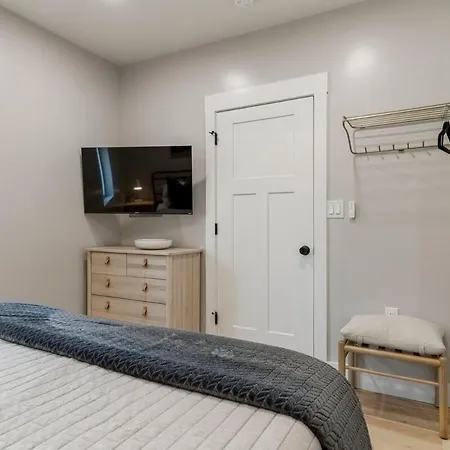 Cherry Street Getaway *
