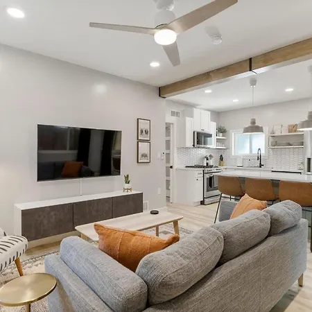 Cherry Street Getaway Holiday home