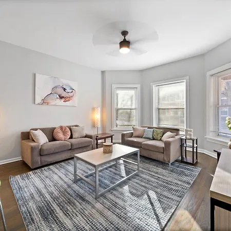 Cozy Woodlawn Retreat 1 * Chicago