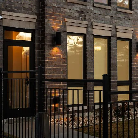 Modern 3br Near Dt Chi Apartment