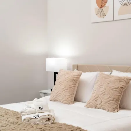 Modern 3br Near Dt Chi * Chicago