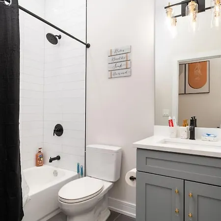 Modern 3br Near Dt Chi *