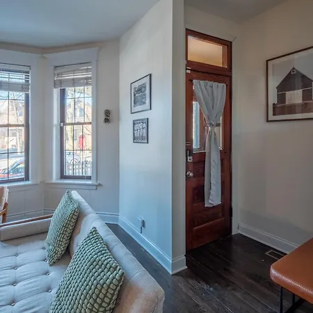 Apartment Wrigleyville Chicago