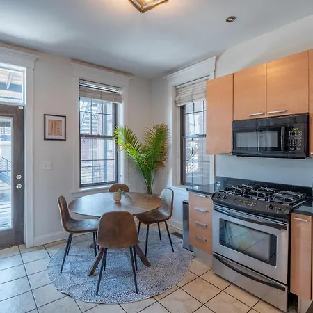 Apartment Wrigleyville Chicago