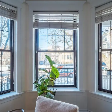 Apartment Wrigleyville