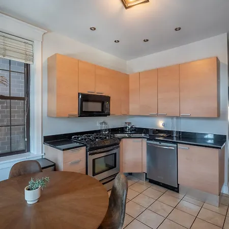Apartment Wrigleyville
