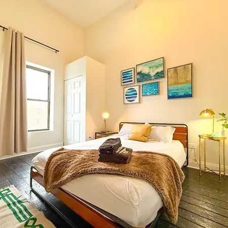 Apartment Luxury 5br South Loop With Pool Table And Optional Parking Near Mccormick Place, Field Museum And Soldier Field *