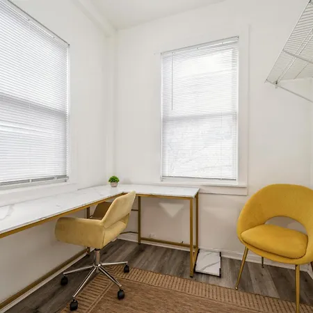 Cozy Two Bedroom Unit Near Lakeview Lincolnpark Wrigley Apartment *