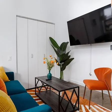 Majestic Modern Style Front Rooftop Wfh Gym *