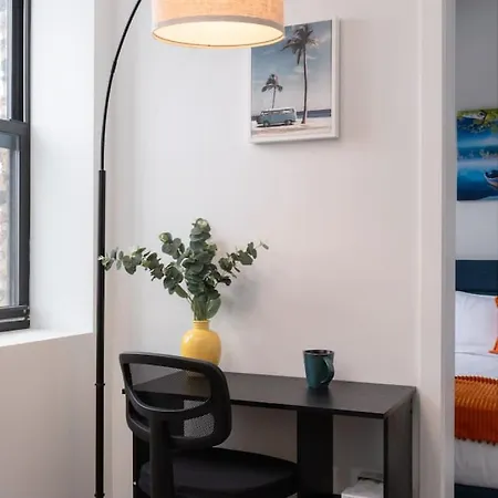 Apartment Majestic Modern Style Front Rooftop Wfh Gym Chicago