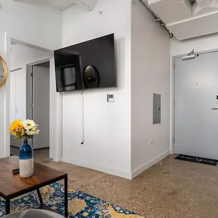 Apartment Regal Stylish Uptown Loft Beachfront Rooftopwfhgym