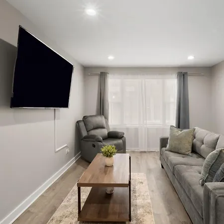 3 Level 10 Min To The Beach, Near Downtown Apartment Chicago