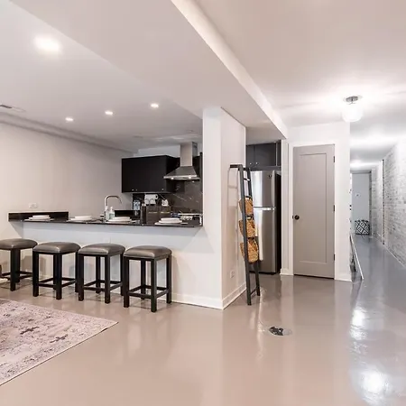 New Adorable Unit Located In Historic Greystone Apartment *