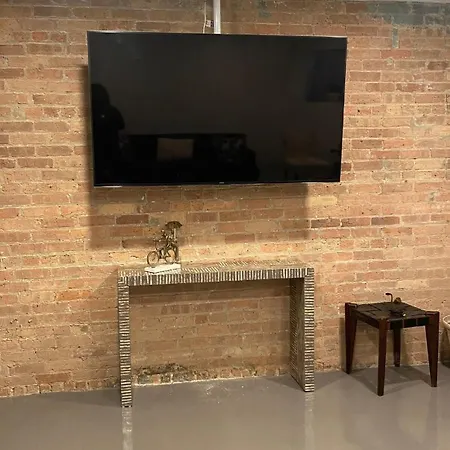 New Adorable Unit Located In Historic Greystone * Chicago