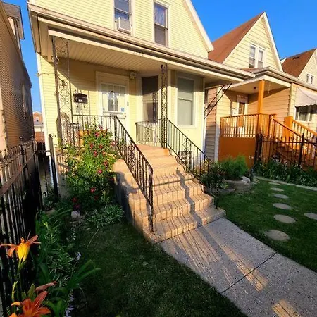 Apartment Hermosa House - Peaceful Quiet 3br, Free Street Parking, Solar Powered, By Logan Square