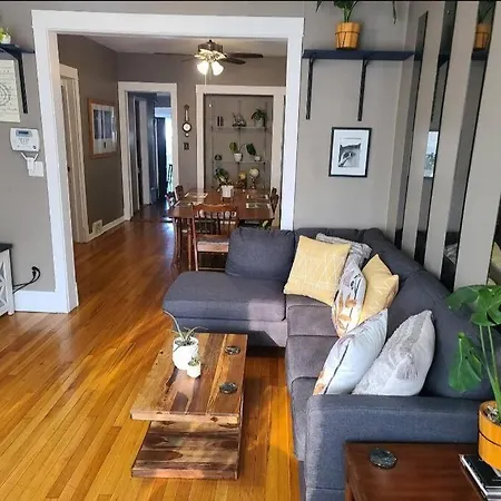 Hermosa House - Peaceful Quiet 3br, Free Street Parking, Solar Powered, By Logan Square Apartment *