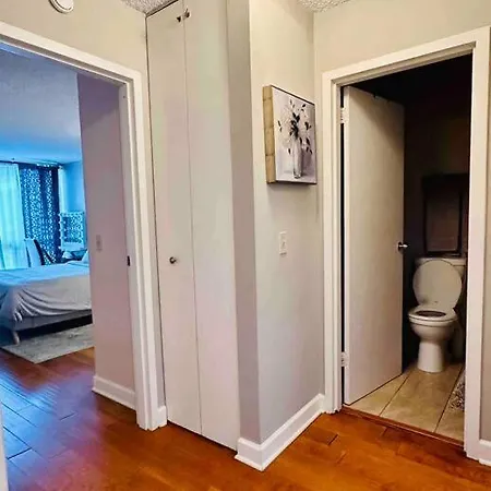 Premium Downtown Location! Riverwalk & Magnificent Mile Apartment *
