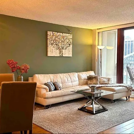 Premium Downtown Location! Riverwalk & Magnificent Mile