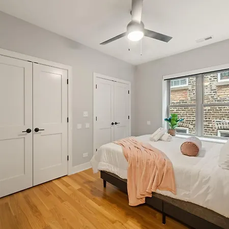 Cozy 3bd 2bath Retreat With Balcony Apartment *