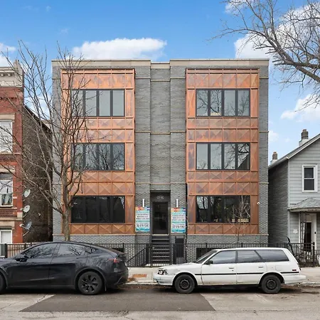 Cozy 3bd 2bath Retreat With Balcony Apartment