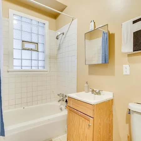 5 Mi To Loop Walk To Public Transit! Apartment *