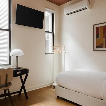 Found Hotels, Chicago, Series By Marriott 3*