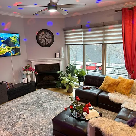 Art Downtown Fulton Market Entire 3 Bedroom Sleep10 Private Garage Roof Ev Tesla *