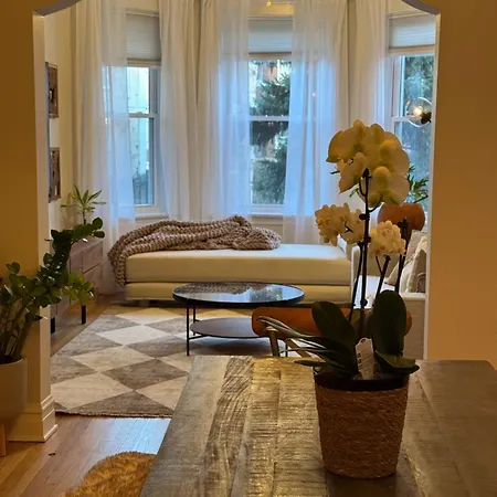 The Avondale Retreat * Chicago