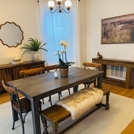 The Avondale Retreat Apartment Chicago