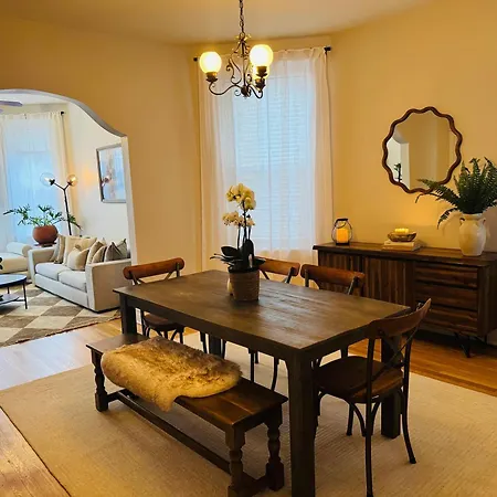 The Avondale Retreat * Chicago