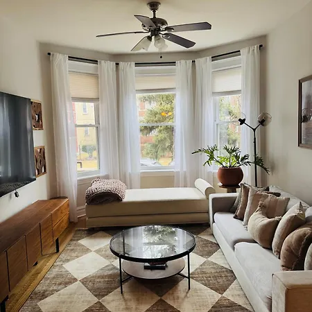 The Avondale Retreat Apartment Chicago