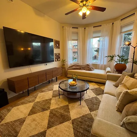 Apartment The Avondale Retreat Chicago
