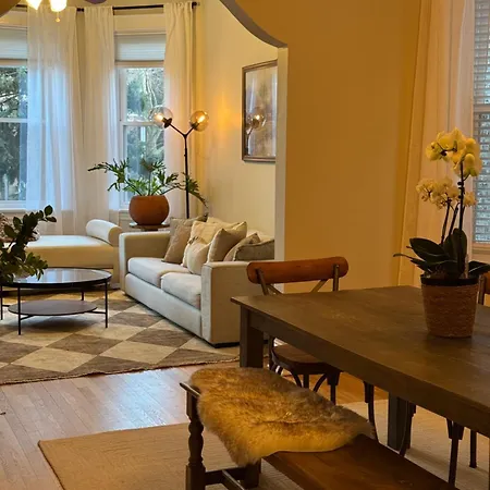 The Avondale Retreat * Chicago