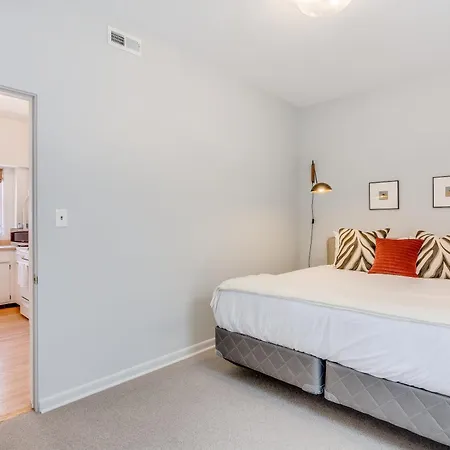 Apartment Designed With In Mind - Offers Everything Need To Work And Play In Chi-town Apts