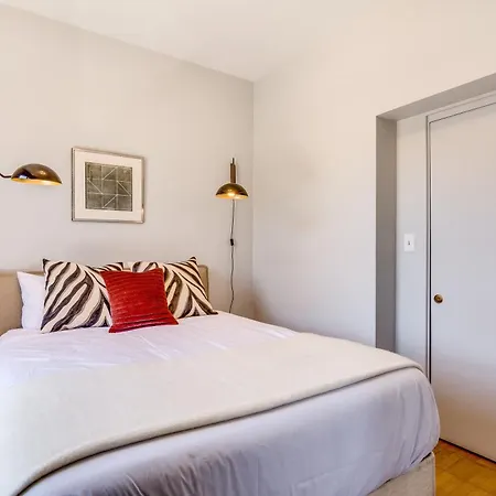 Designed With In Mind - Offers Everything Need To Work And Play In Chi-town Apts * Chicago