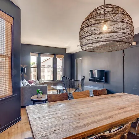 Apartment Designed With In Mind - Offers Everything Need To Work And Play In Chi-town Apts *