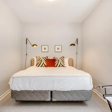 Apartment Designed With In Mind - Offers Everything Need To Work And Play In Chi-town Apts *