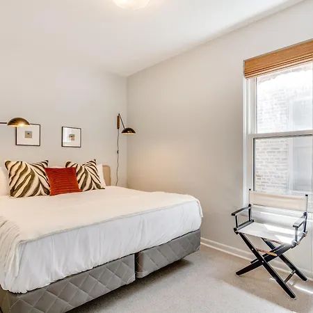 Designed With In Mind - Offers Everything Need To Work And Play In Chi-town Apts Apartment Chicago