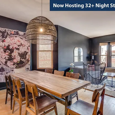 Designed With In Mind - Offers Everything Need To Work And Play In Chi-town Apts Chicago