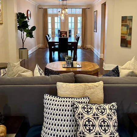 3 Bedroom Spacious In Ideal Location W Free Parking Back Yard Pets Welcome Chicago