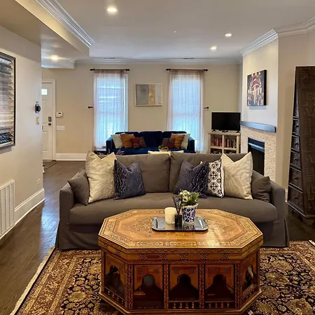 5 Bedroom Huge House In Location Parking Fireplace Back Yard